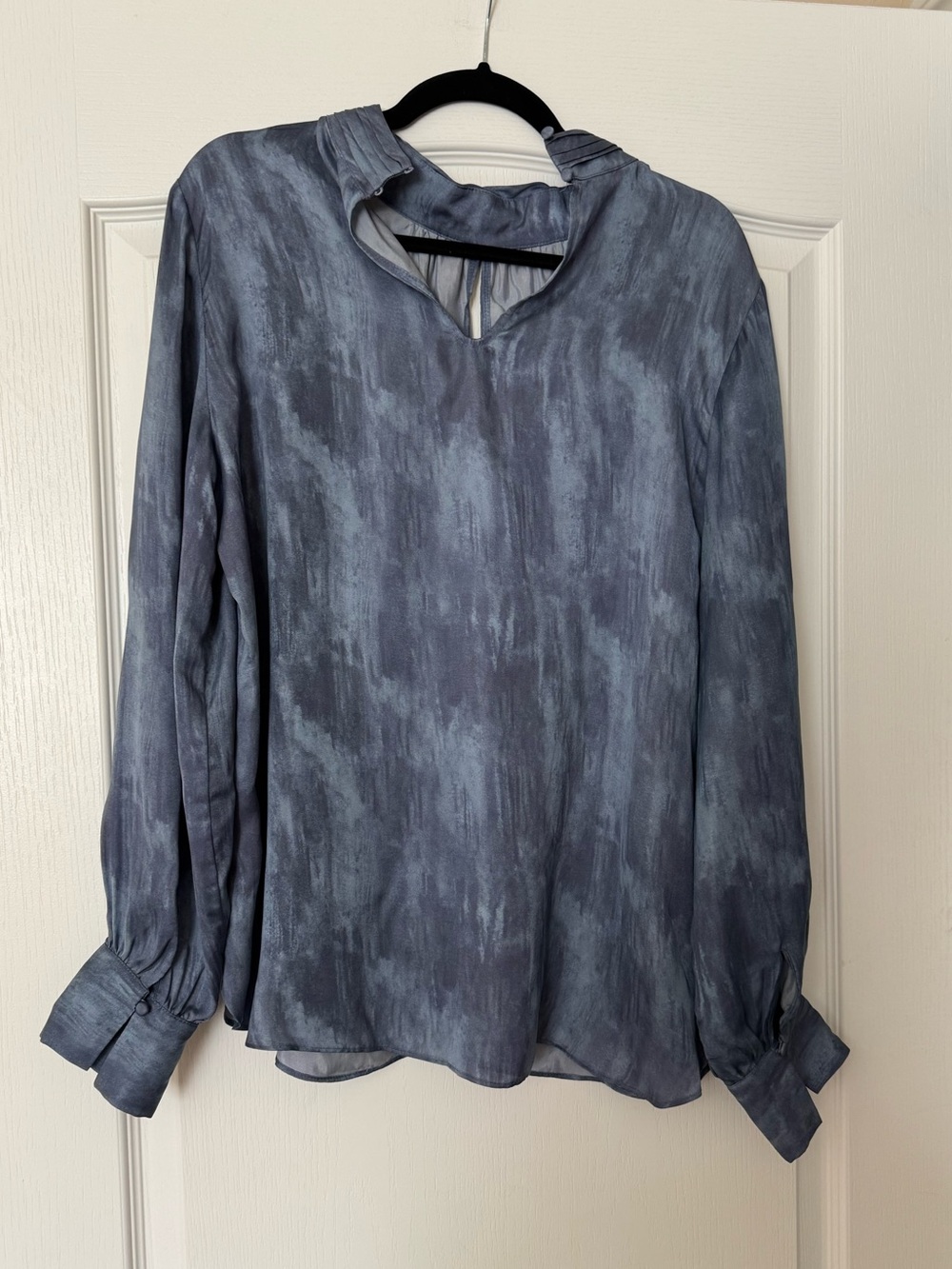 NWOT White House | Black Market - Blue Keyhole Mock Neck Longsleeve Blouse - Picture 7 of 12